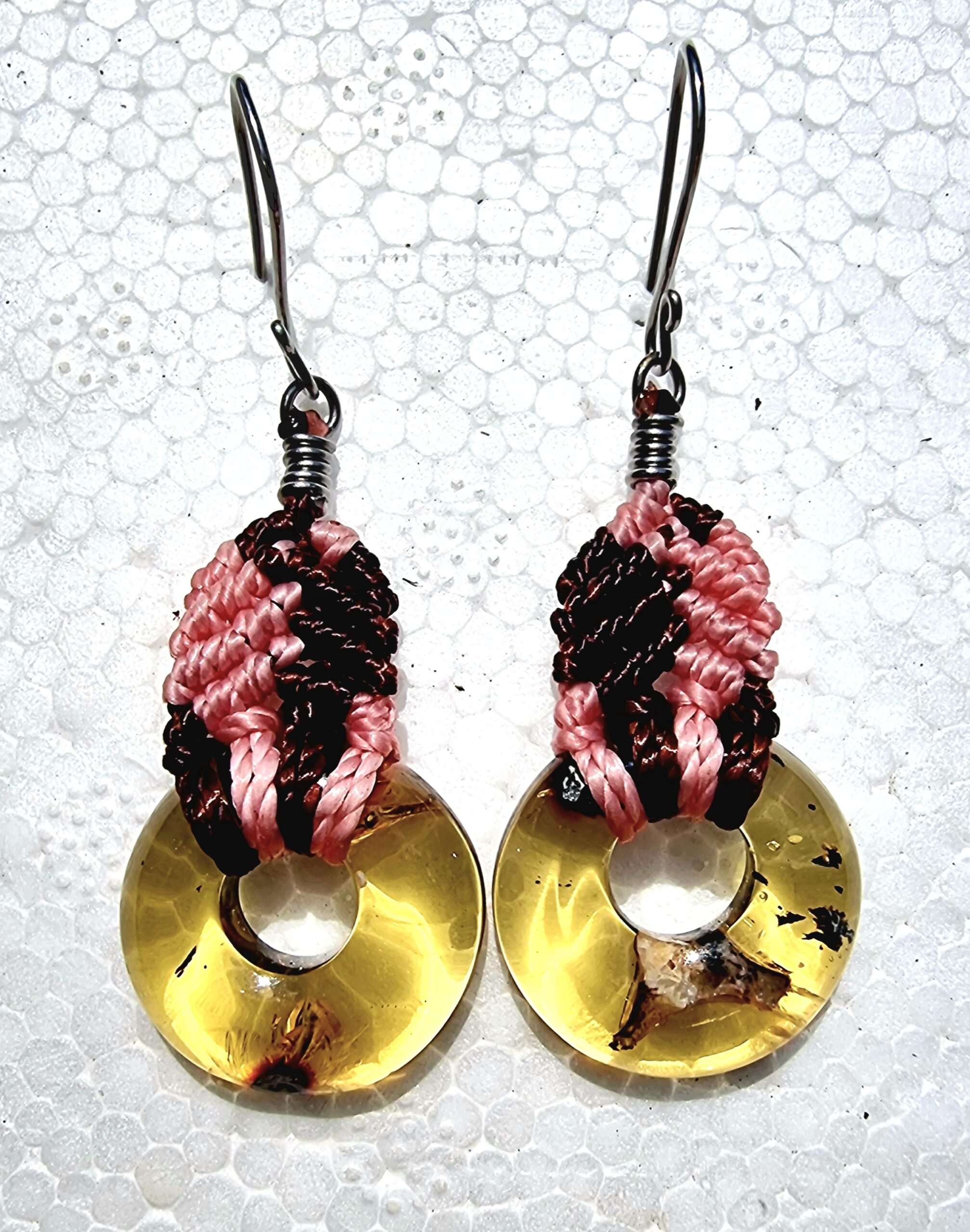 Boucles d'Oreilles Ambre Macramé Rose - Fait Main Mexique Femme