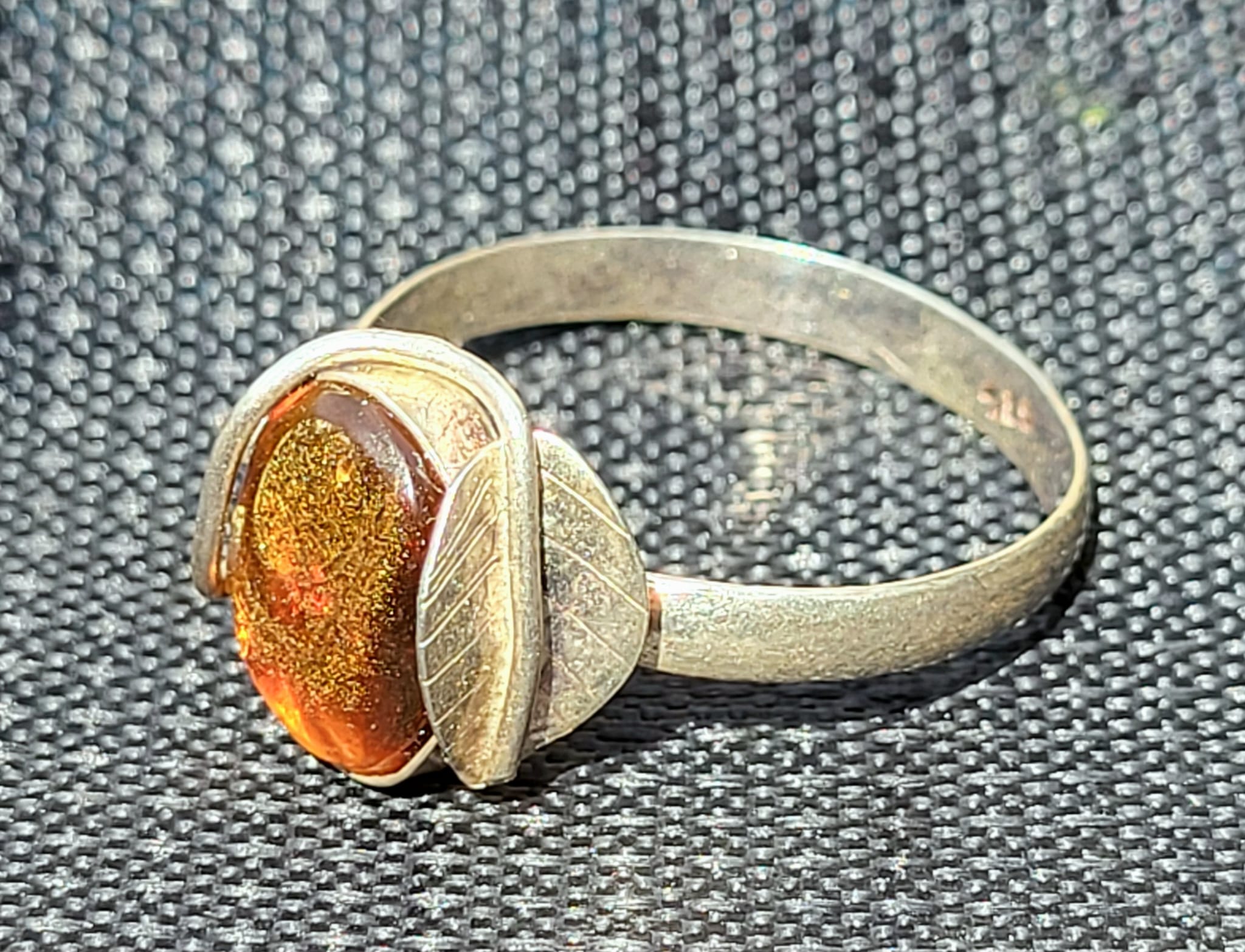 BA26 Bague Ambre du Chiapas Orange Inclusions Dorées Argent 925 Ajustable - Vue principale | Artisanat Mexique