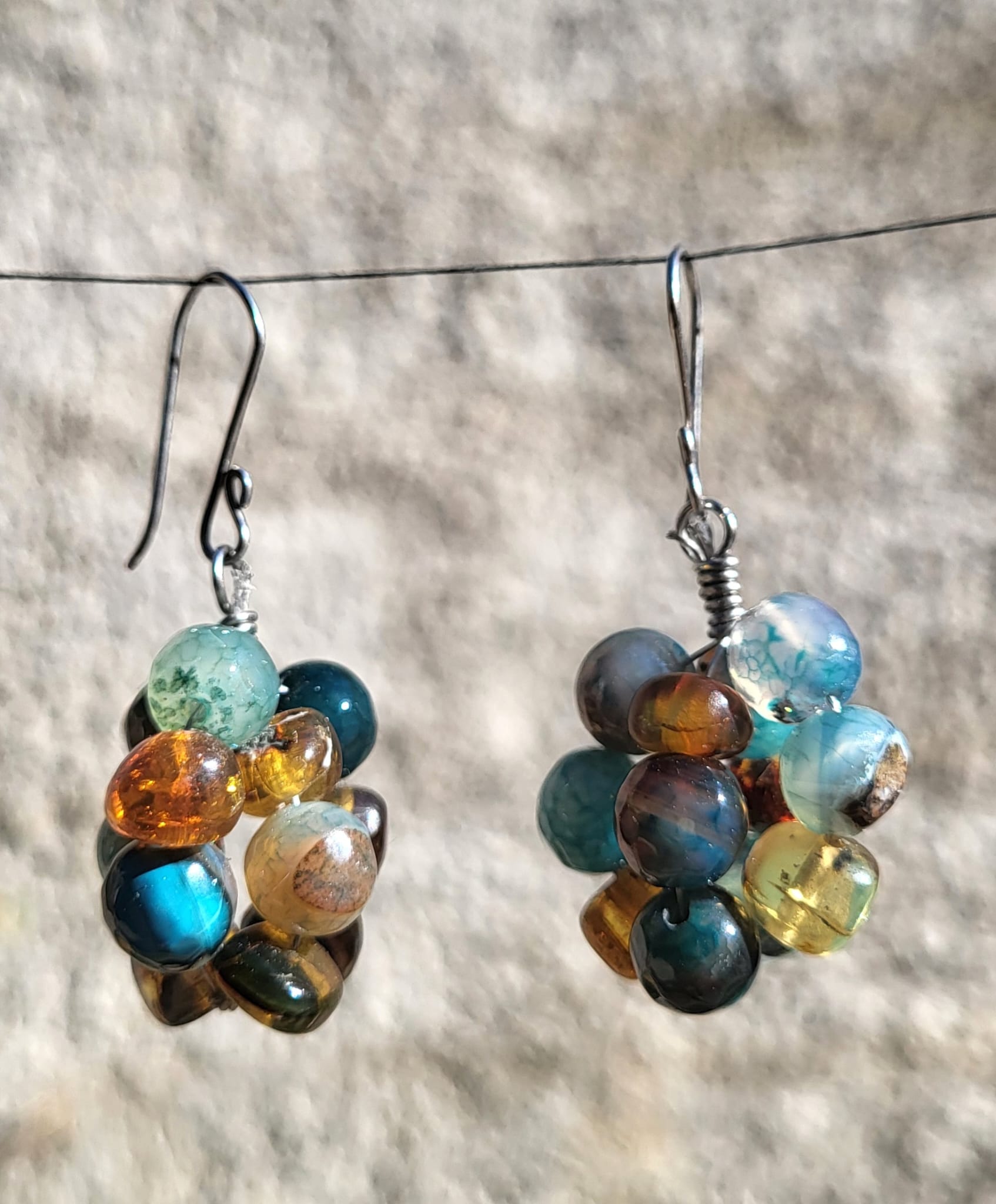 BDO131 Boucles d'Oreilles Grappe Pierres Multicolores - Bijou Artisanal Fait Main Mexique Femme - Vue principale | Artisanat Mexique