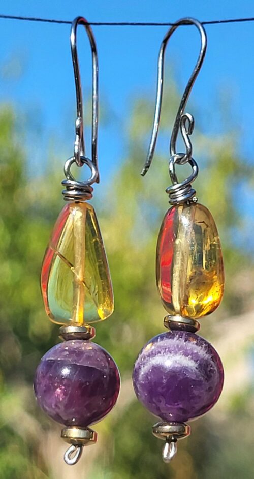 Boucles d'Oreilles Ambre Améthyste du Chiapas Doré Violet - Bijou Fait Main Mexique Femme - Vue principale