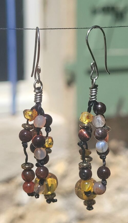 Boucles d'Oreilles Grappes Ambre Rose Bordeaux Noir - Vue principale | Artisanat Mexique