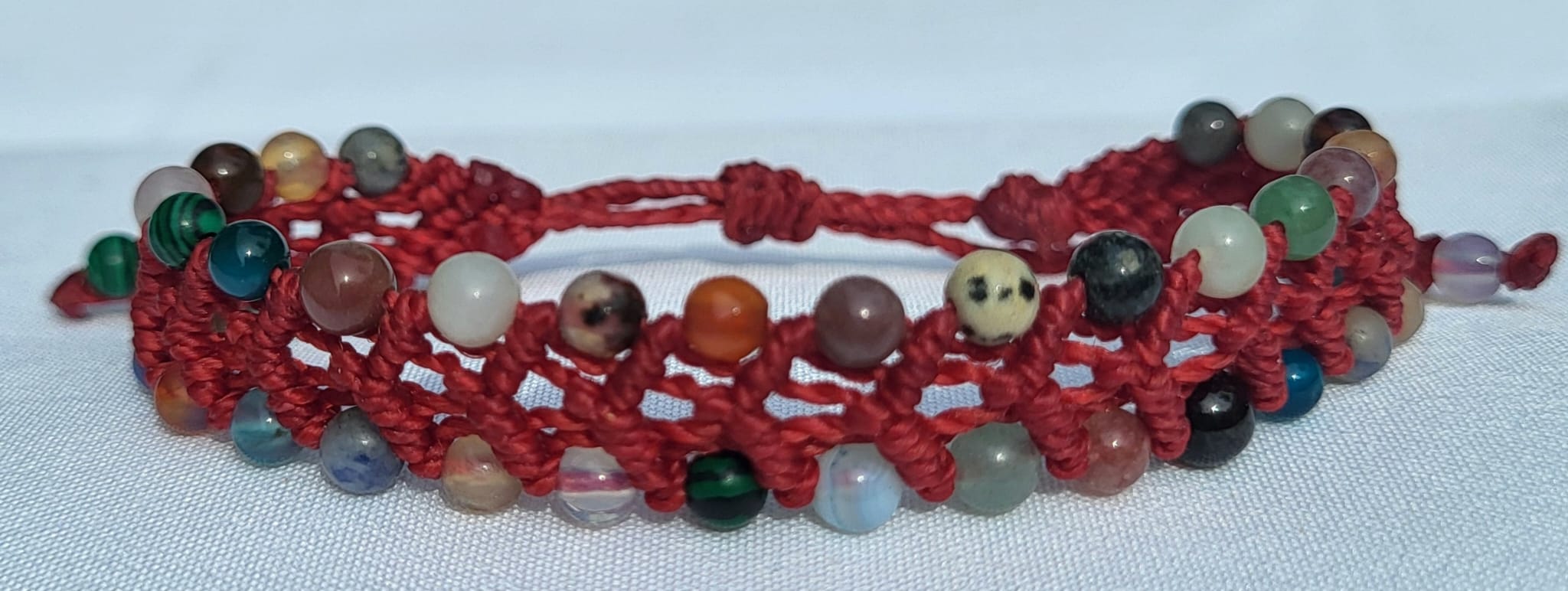 Bracelet Macramé Rouge Pierres Semi-Précieuses - Fait Main Mexique Femme