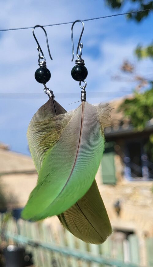Boucles d'Oreilles Plumes Perles Naturelles - Bijou Fait Main Mexique Femme - Vue principale | Artisanat Mexique