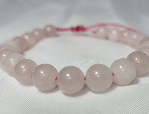 Quartz rose, Améthyste, Rhodonite : les pierres de l&rsquo;amour et leurs secrets