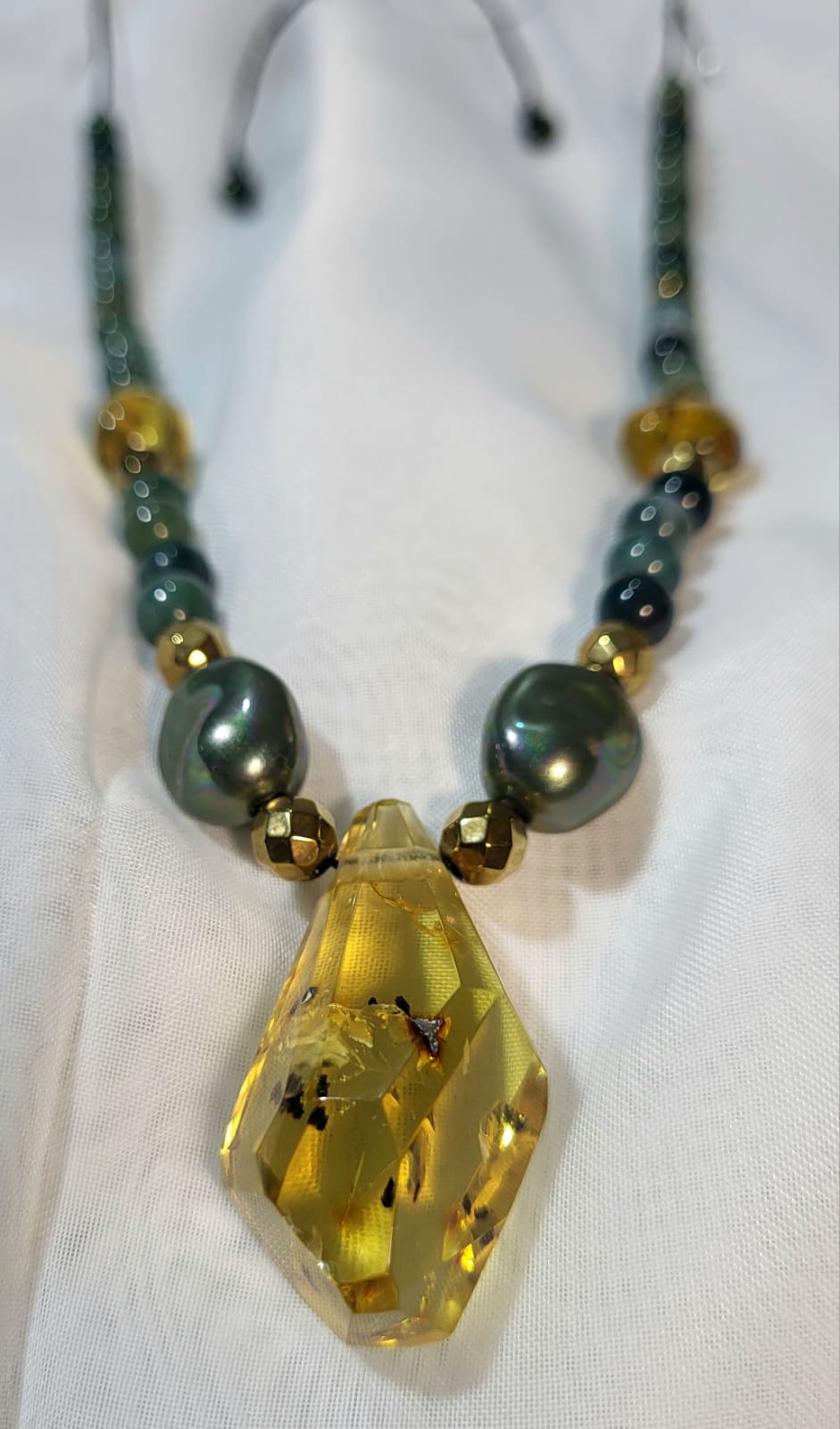 Collier pendentif ambre jade perle noire fait main Mexique
