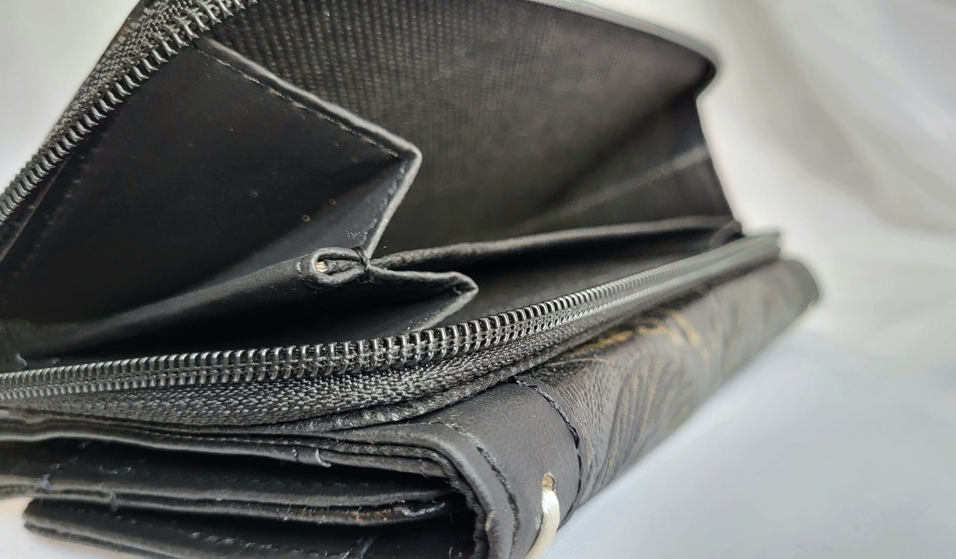 Portefeuille Cuir Noir reflets dorés Artisanat Mexicain