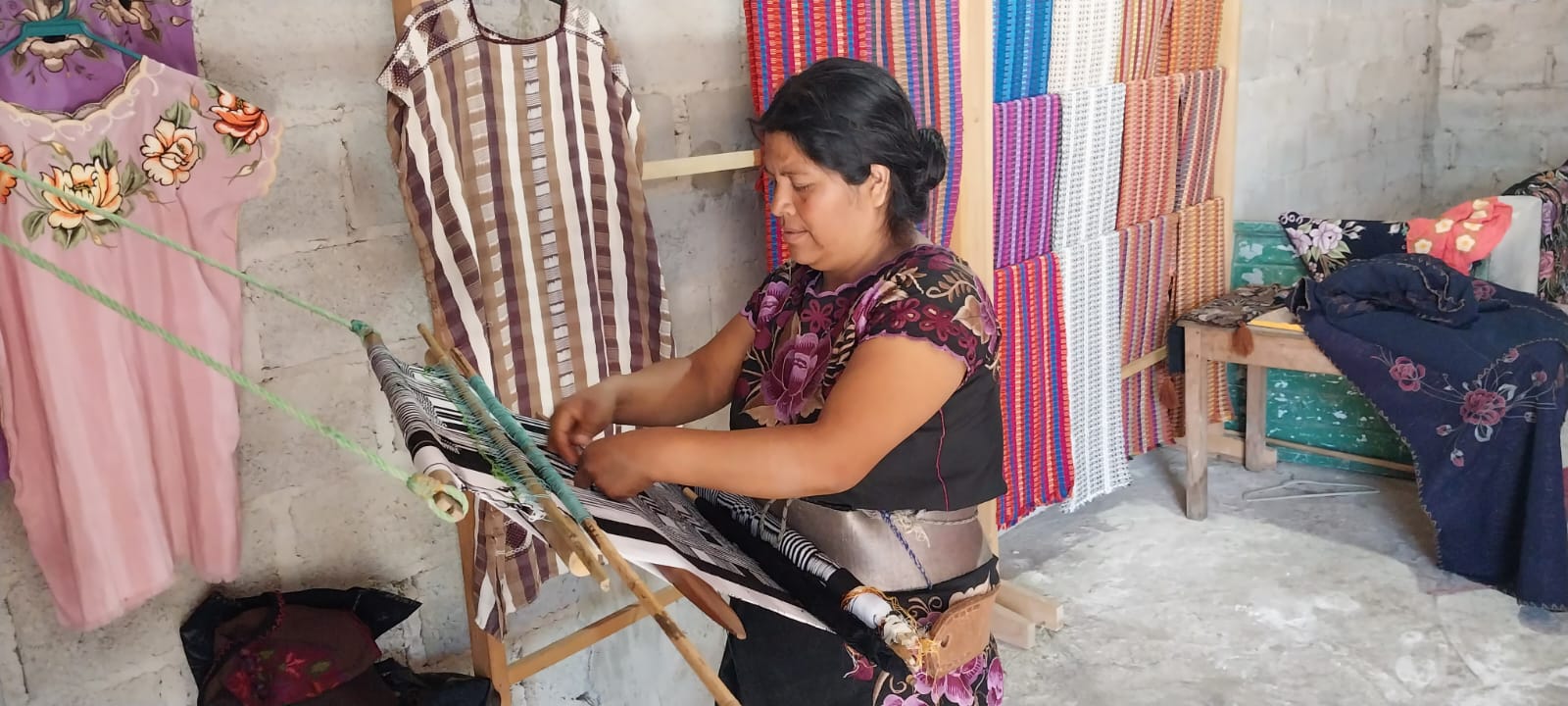 tisseuse-chiapas Tisseuse chiapas - Piezas Unicas Mexique