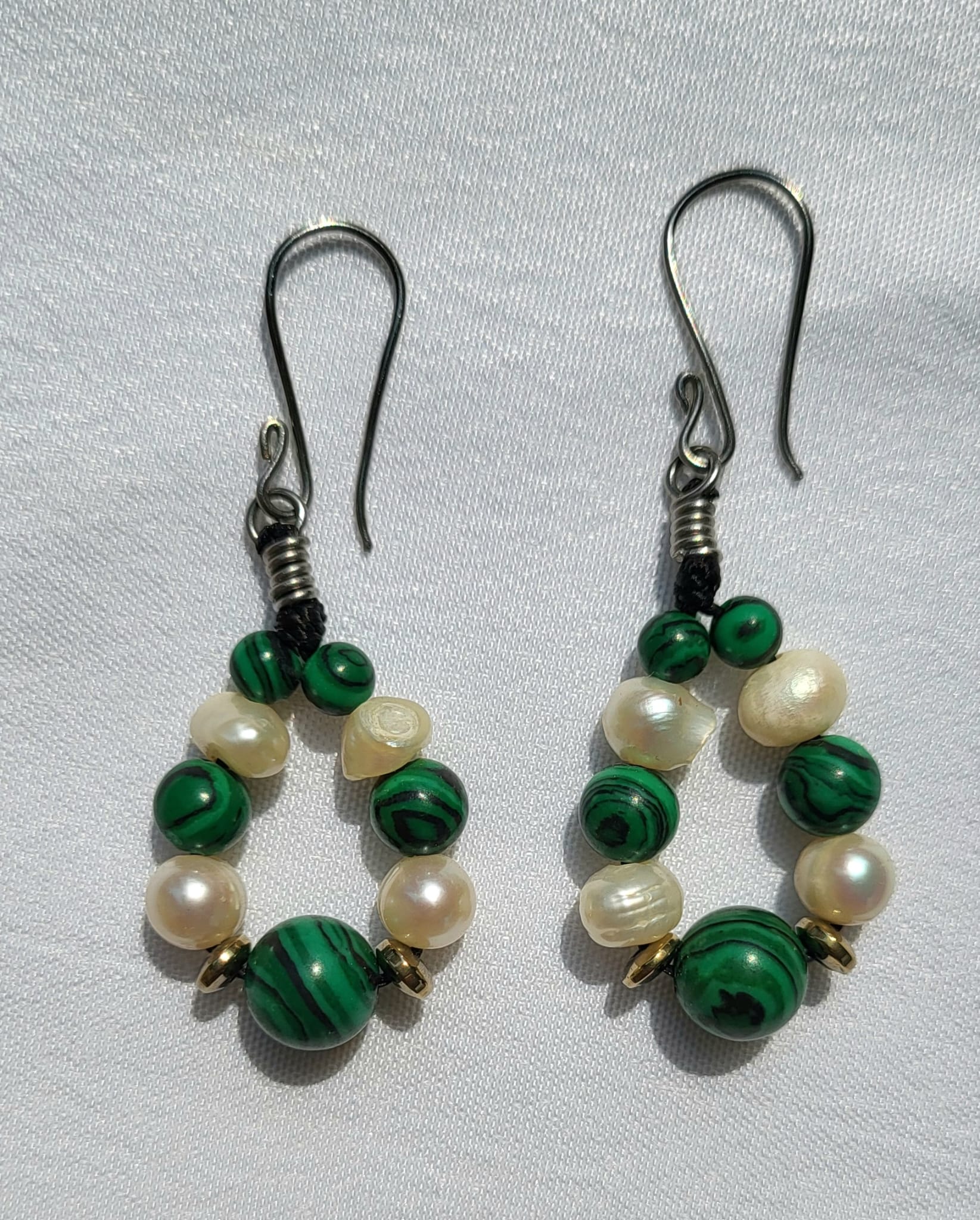 Boucles d'Oreilles Malachite Perles Nacrées - Bijou Artisana